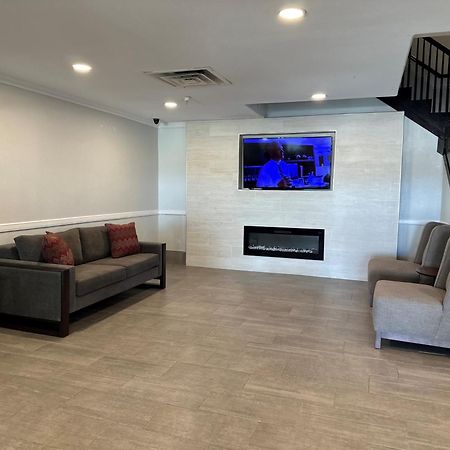 Hawthorn Extended Stay By Wyndham ฮอบส์ ภายนอก รูปภาพ