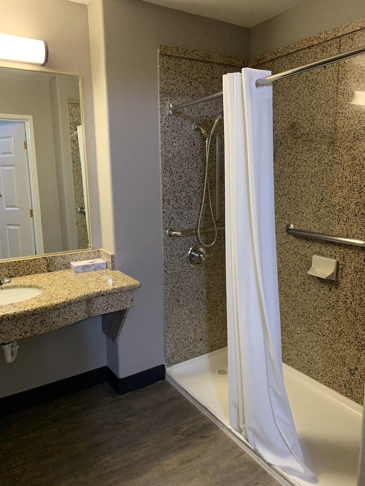 Hawthorn Extended Stay By Wyndham ฮอบส์ ภายนอก รูปภาพ