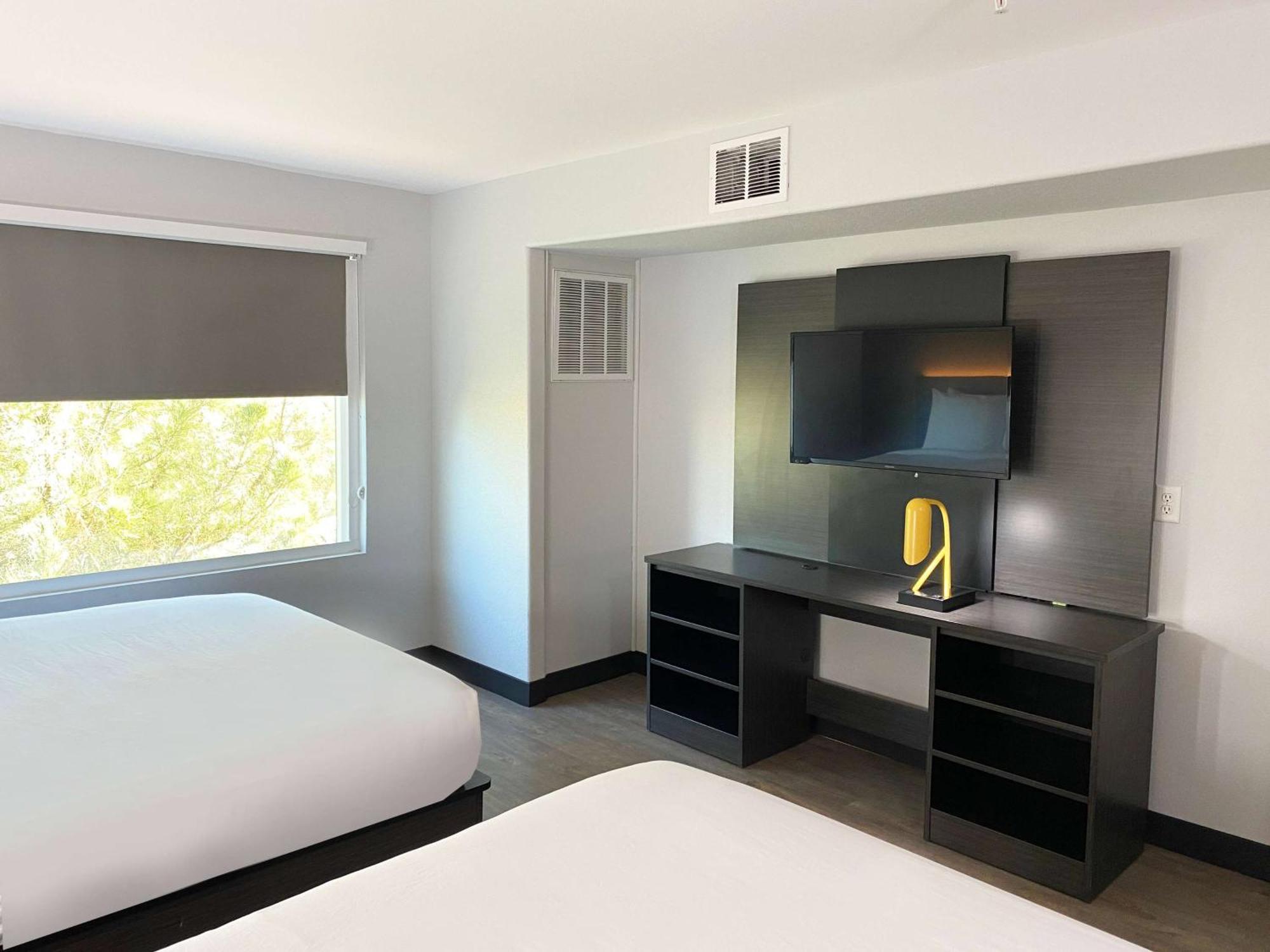 Hawthorn Extended Stay By Wyndham ฮอบส์ ภายนอก รูปภาพ