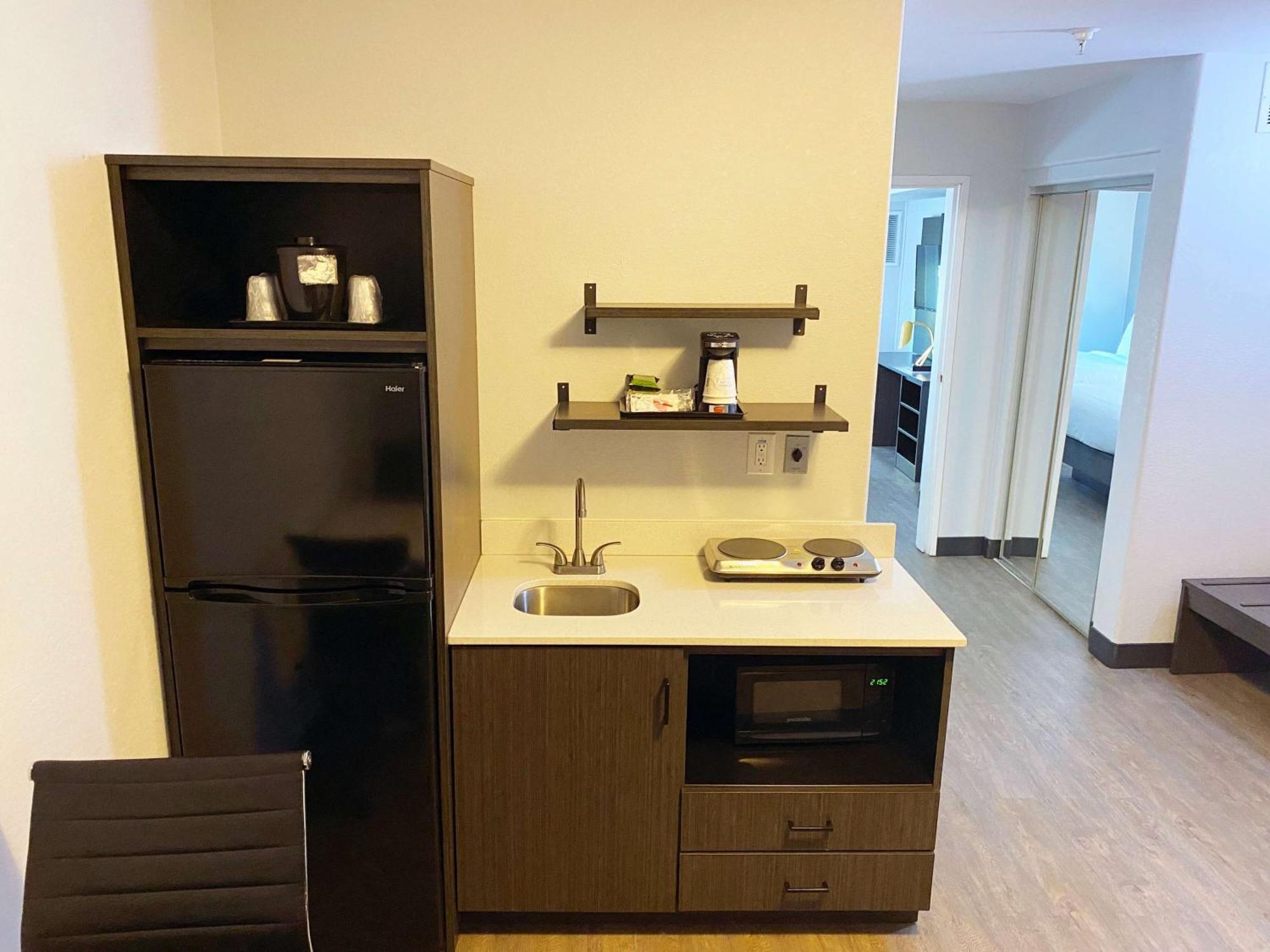 Hawthorn Extended Stay By Wyndham ฮอบส์ ภายนอก รูปภาพ