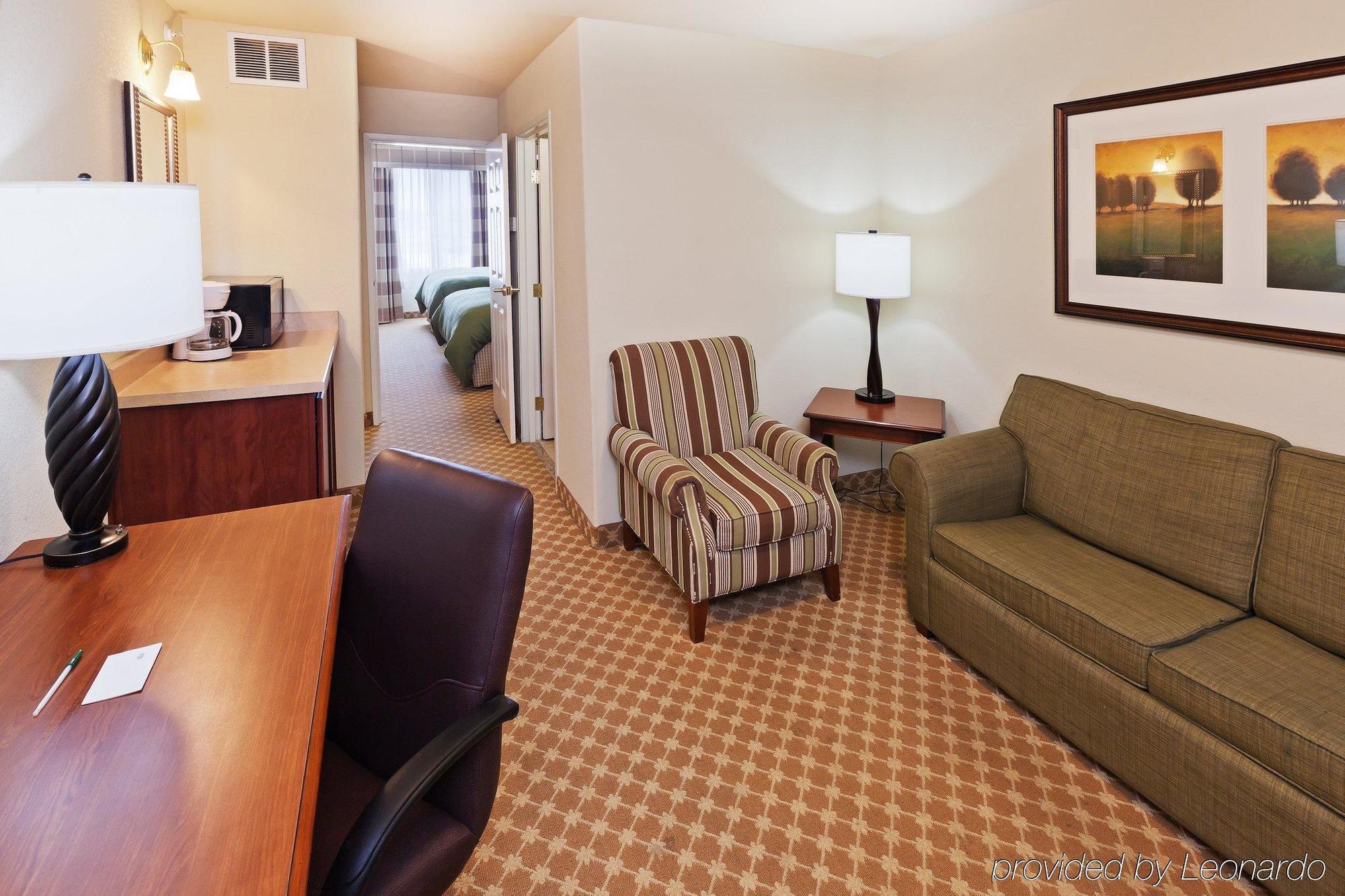 Hawthorn Extended Stay By Wyndham ฮอบส์ ภายนอก รูปภาพ