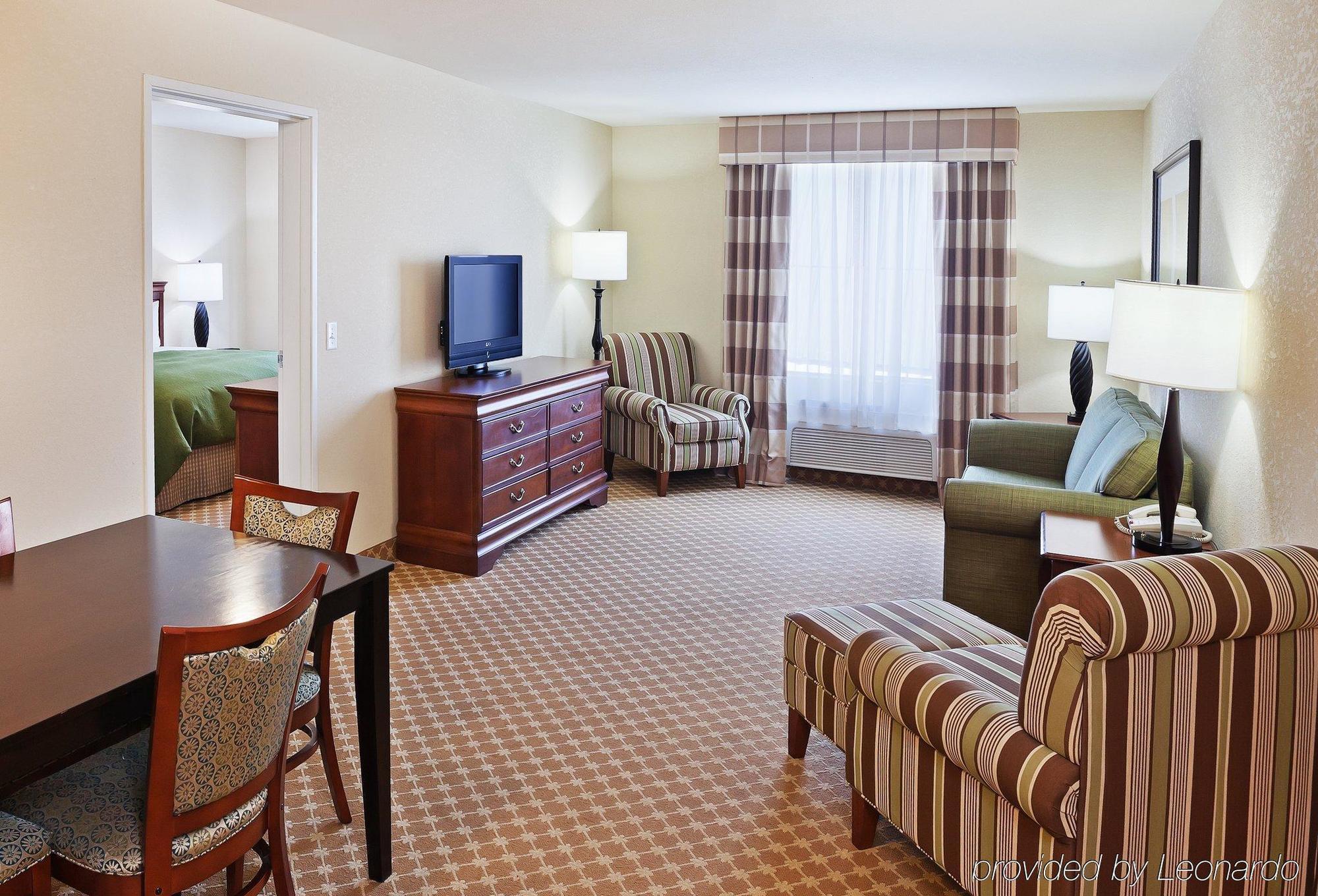 Hawthorn Extended Stay By Wyndham ฮอบส์ ภายนอก รูปภาพ