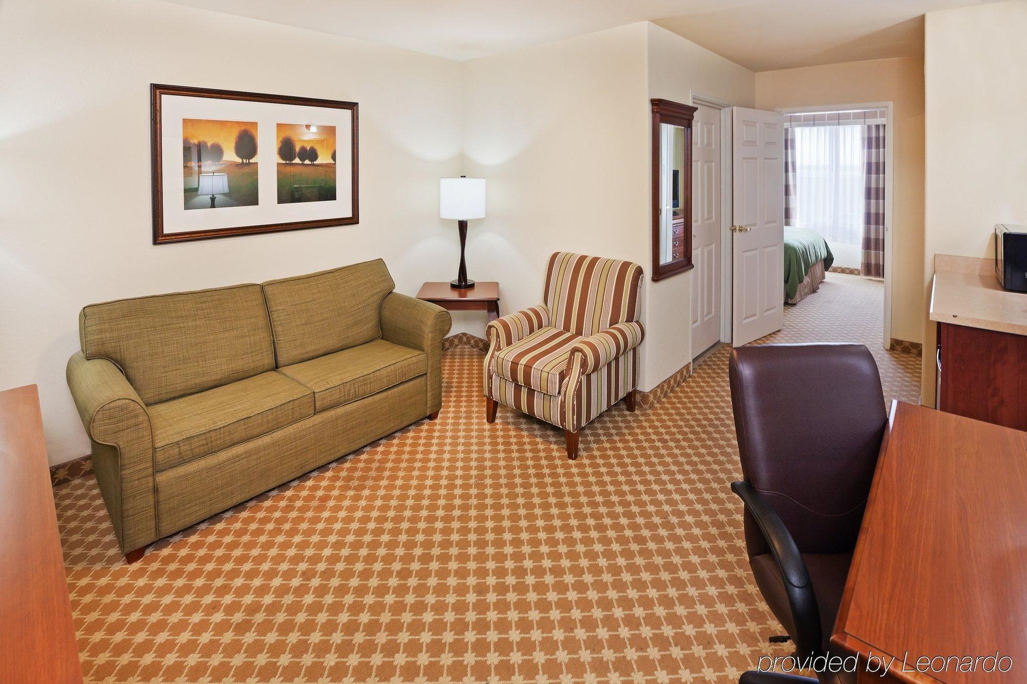 Hawthorn Extended Stay By Wyndham ฮอบส์ ภายนอก รูปภาพ