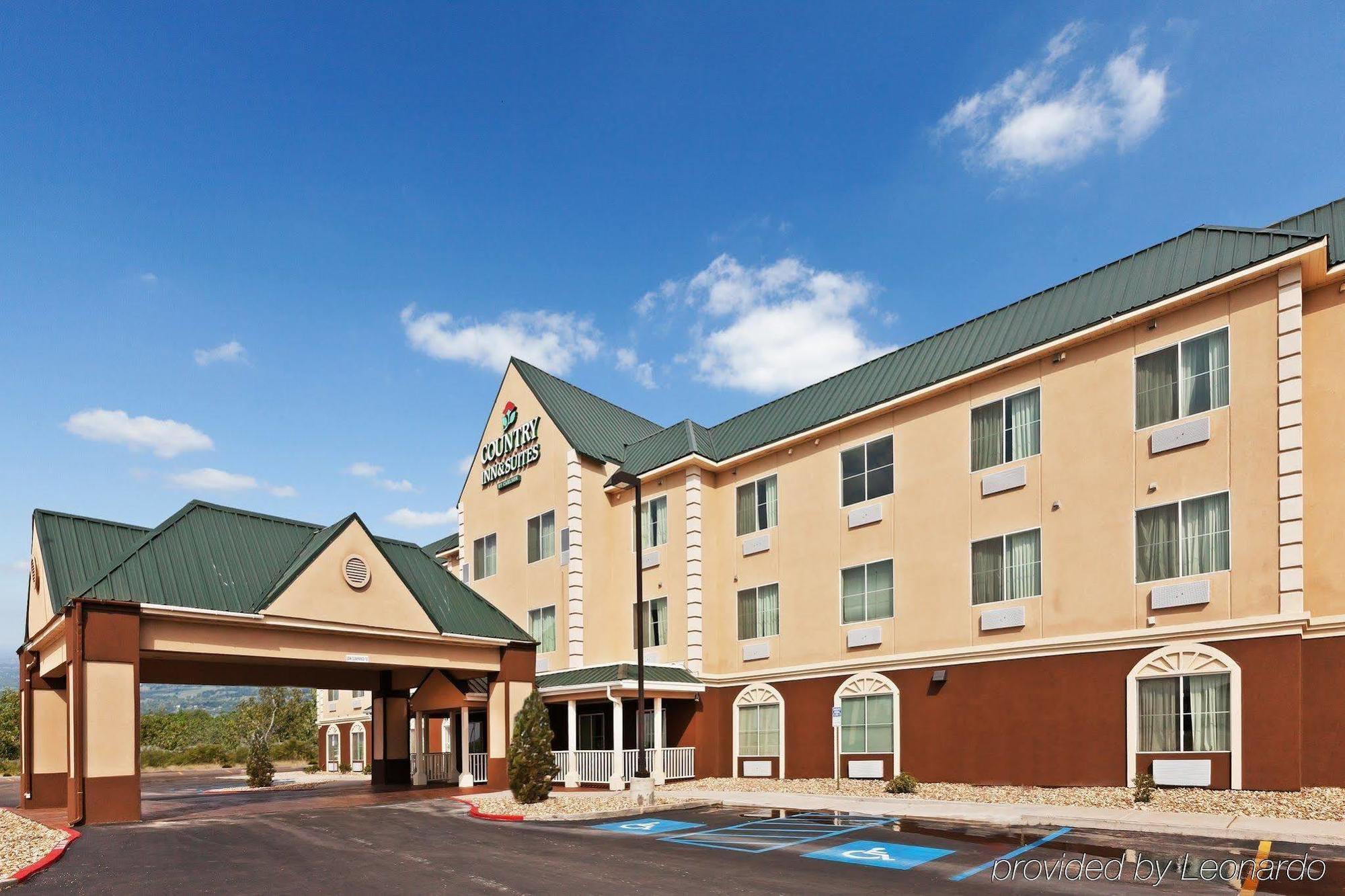 Hawthorn Extended Stay By Wyndham ฮอบส์ ภายนอก รูปภาพ